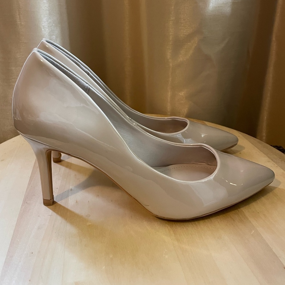 H&M nude high heel dress shoes, Size 7